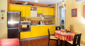 Apartment SUNNY YELLOW - with balcony and parking place,